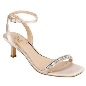 Badgley Mischka Jewel Charisma Kitten Heel Ankle Strap Sandal NEW Size 9.5